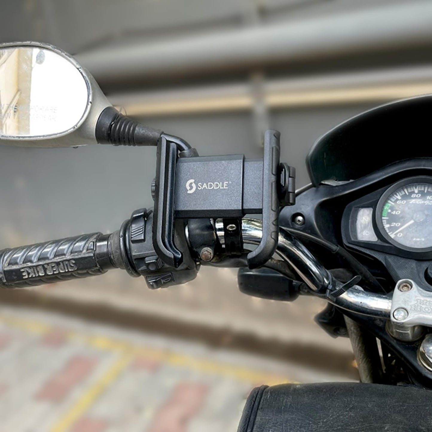 SADDLE BPH 1 Bike/Motorcycle/Scooter Mobile Phone Holder Mount, Ideal for Maps and GPS Navigation